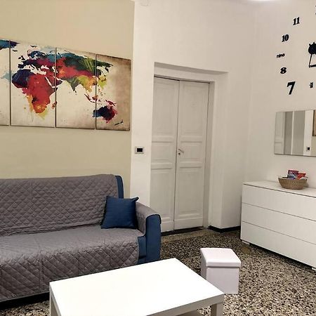 Ferienwohnung Ridi Che Ti Passa In Vico Del Fieno Genua Exterior foto