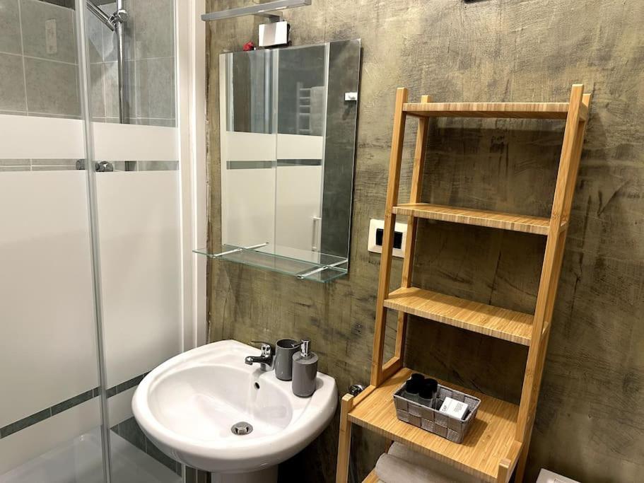 Ferienwohnung Ridi Che Ti Passa In Vico Del Fieno Genua Exterior foto