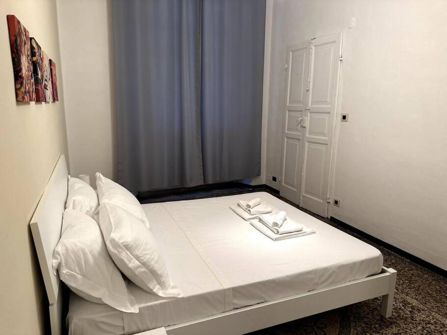 Ferienwohnung Ridi Che Ti Passa In Vico Del Fieno Genua Exterior foto